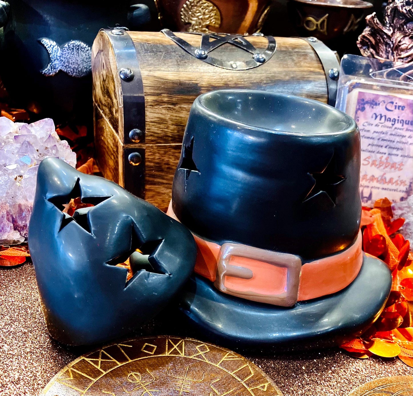 Witch hat wax burner