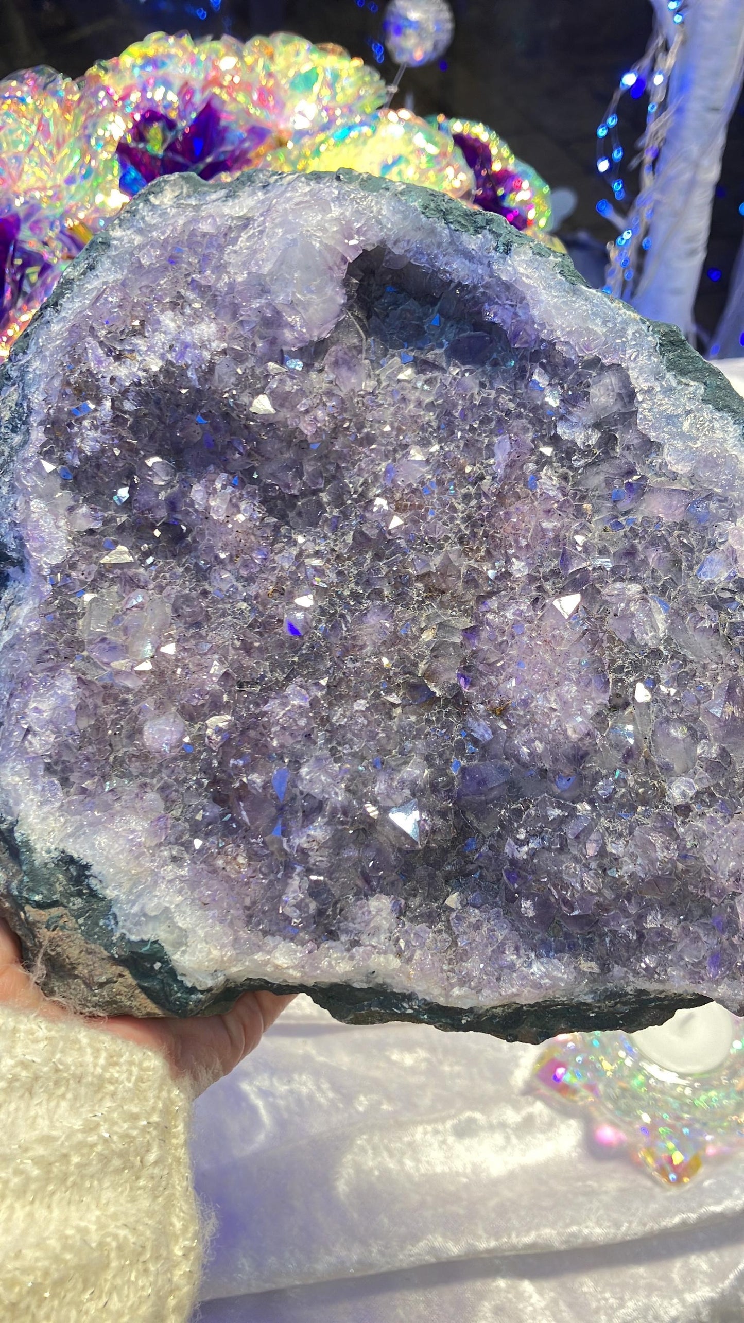 Giant amethyst druse