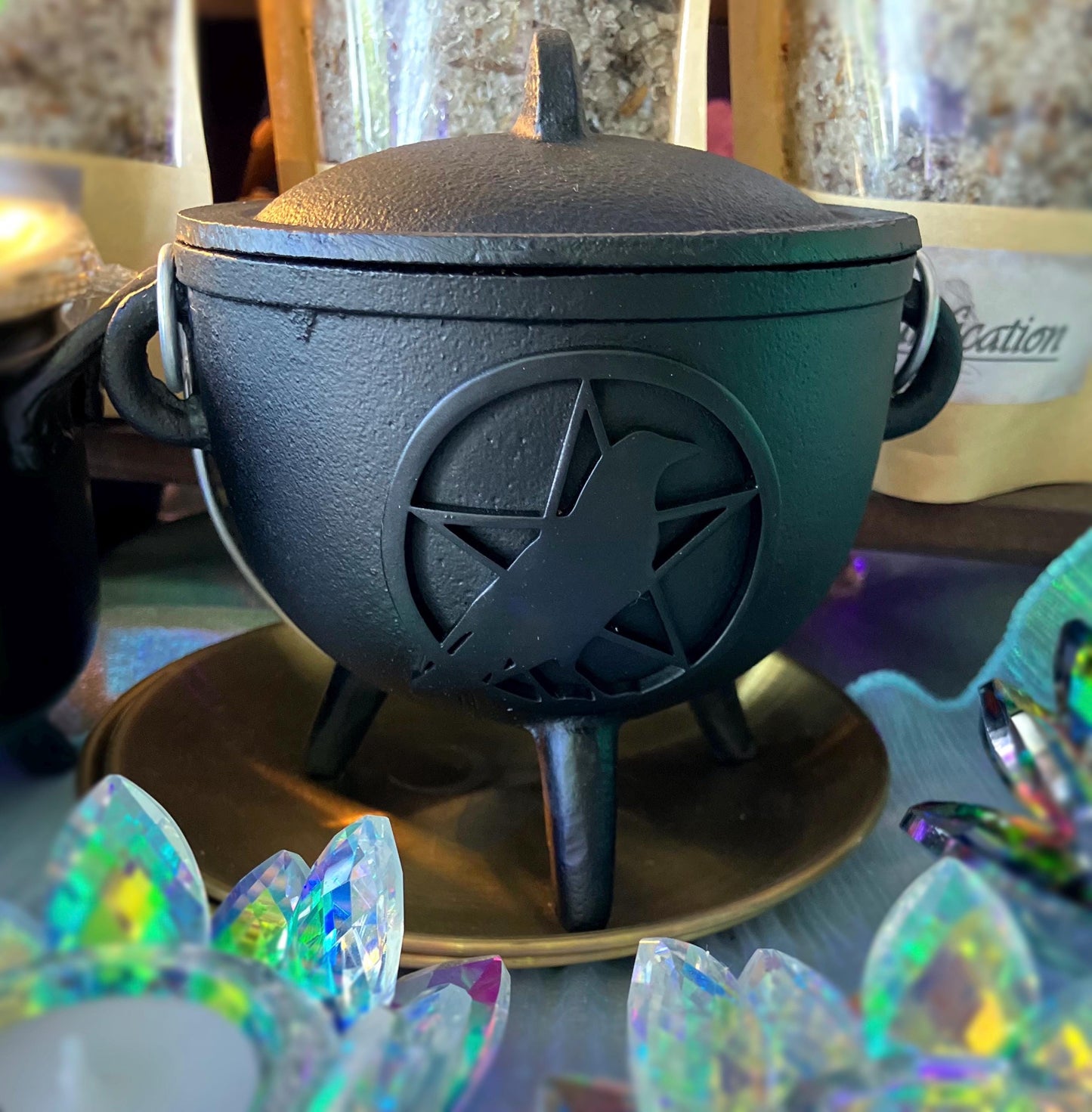 Medium-sized cast iron cauldron