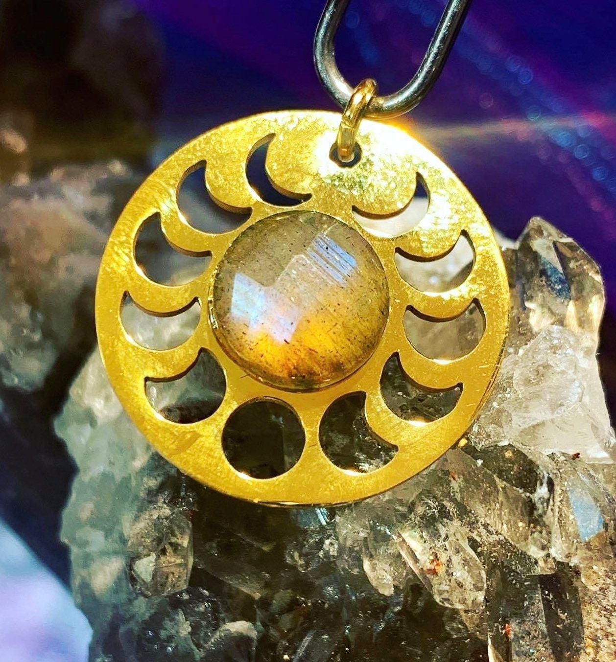 Gold-plated stainless steel labradorite moonphase pendant