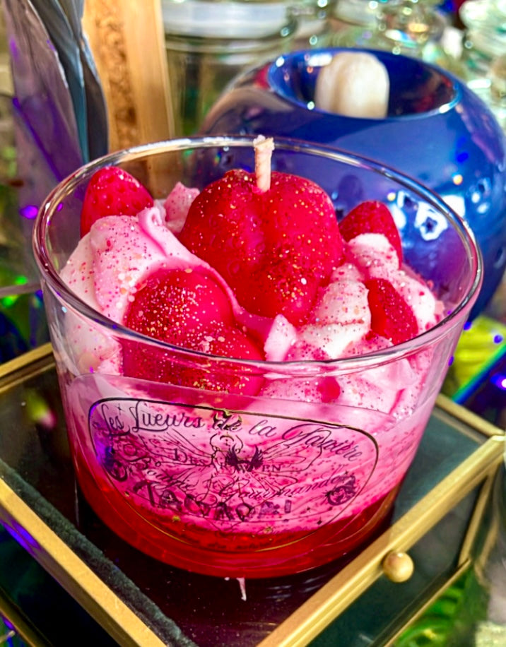 Bougie Tagada bonbon fraise taille S