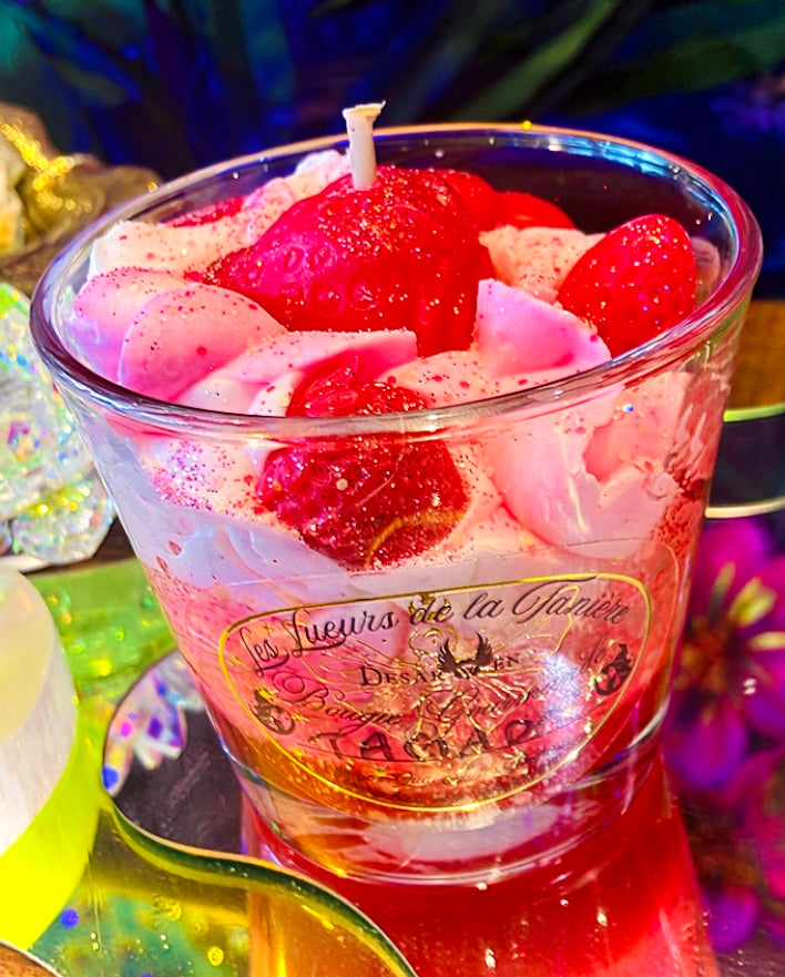 Bougie Tagada bonbon fraise taille M