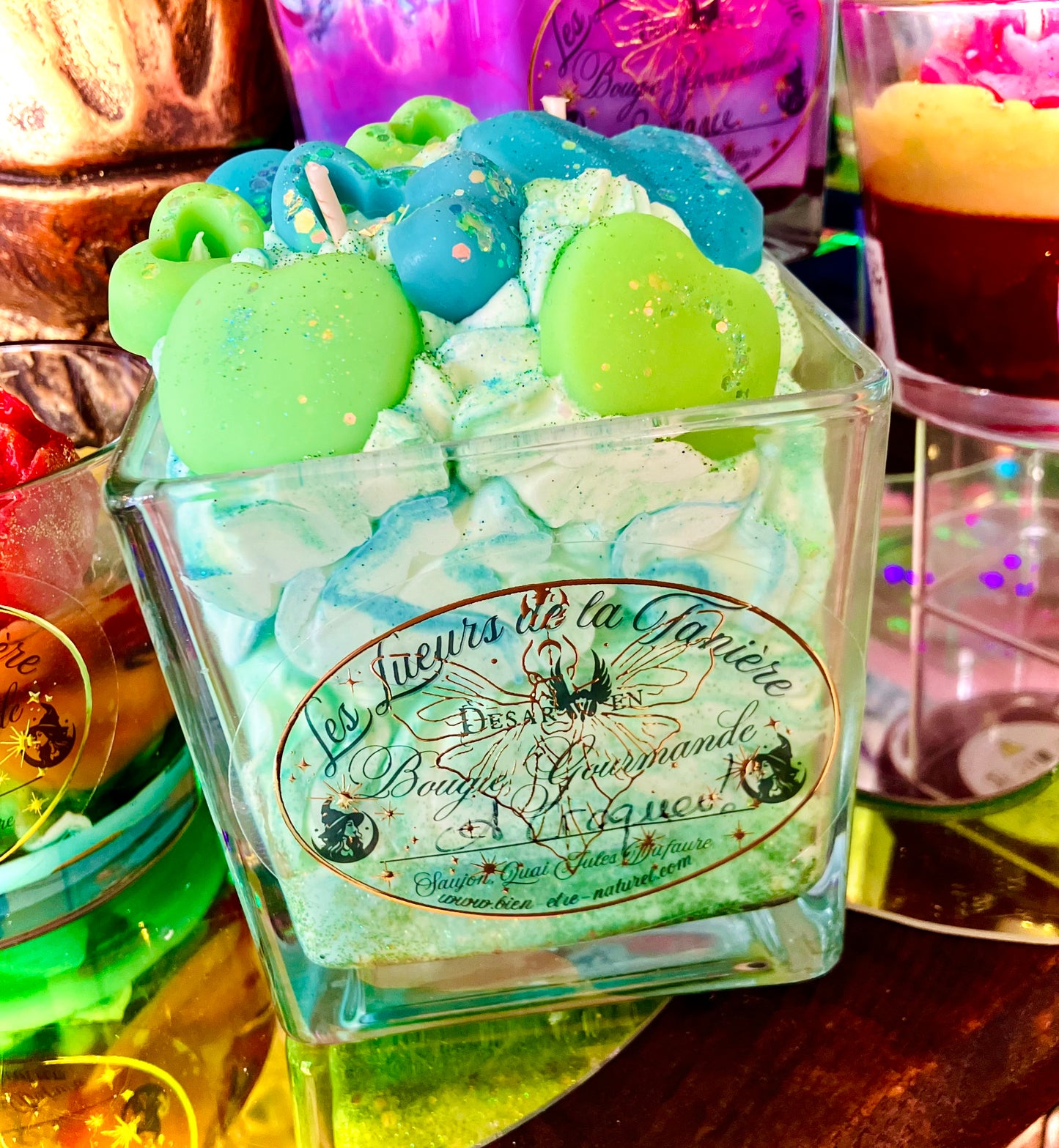 A delicious candle! XL size, tangy, gourmet scent of sweet apple