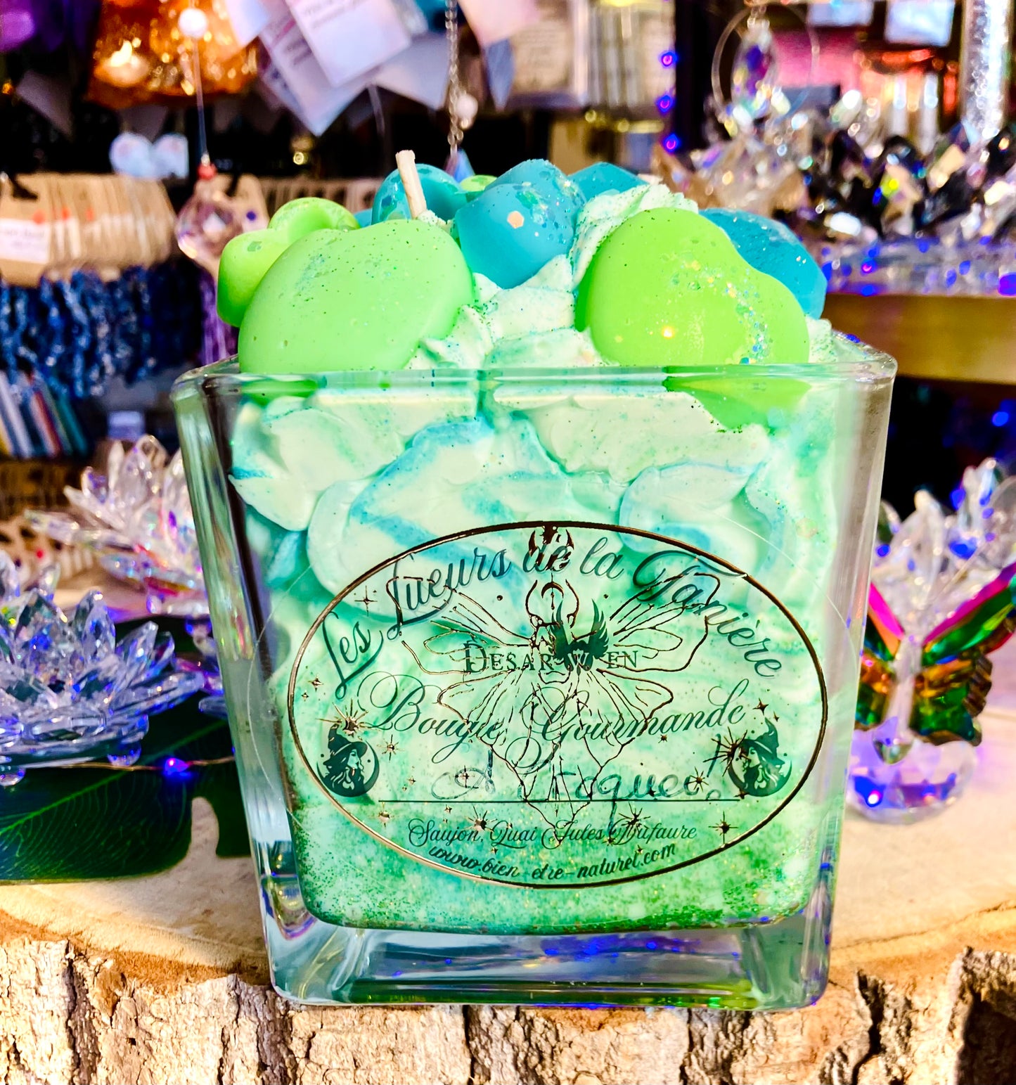 A delicious candle! XL size, tangy, gourmet scent of sweet apple