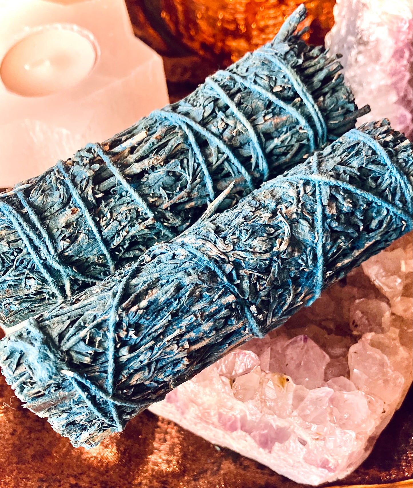 Blaues Salbeibündel mit Patchouli-Reinigungsschutz