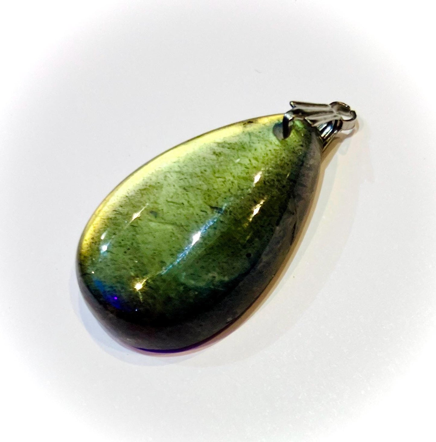 Flat drop pendant with extra reflections of flashing labradorite