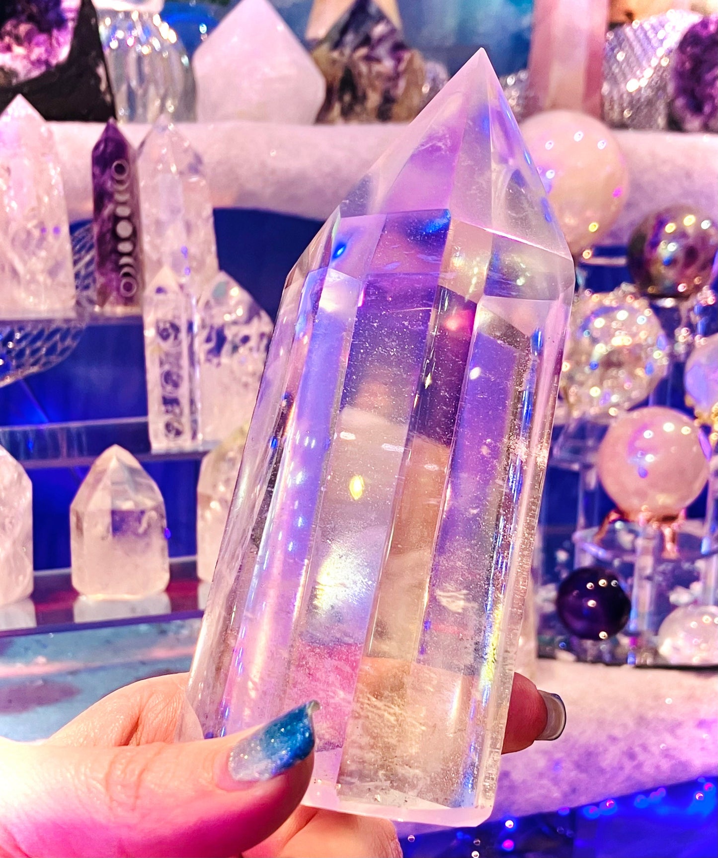 Giant Point Aura Glass