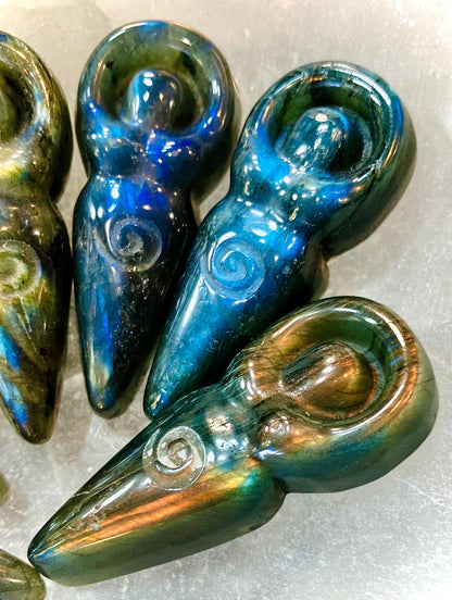 Statue d’autel Gaia en labradorite