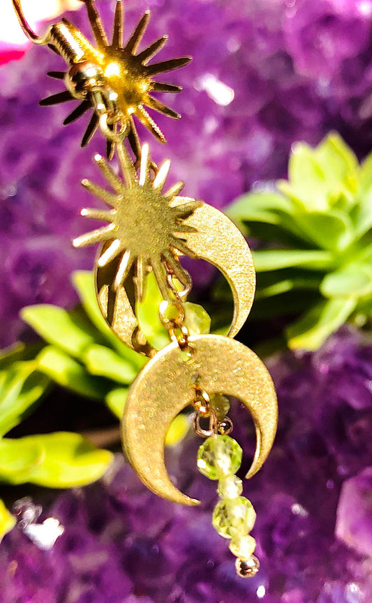 Small crescent moon sun earring, stainless steel, brass and faceted peridots