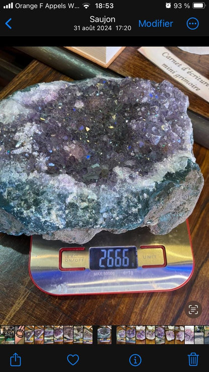 Giant amethyst druse