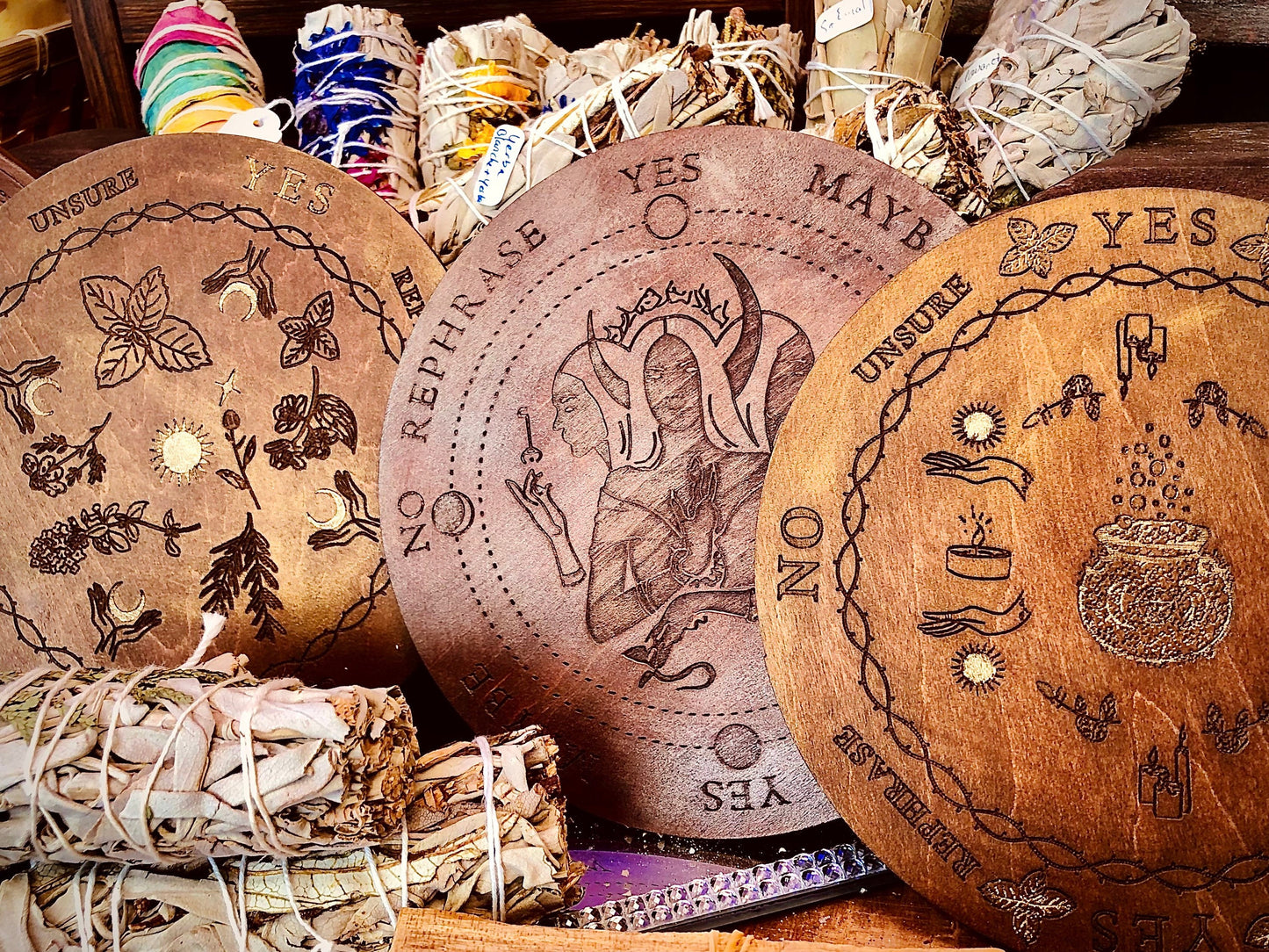 Planche à pendule croissant de lune pointe de cristal ouija