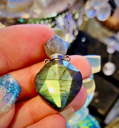 pendentif bouteille  labradorite à facette