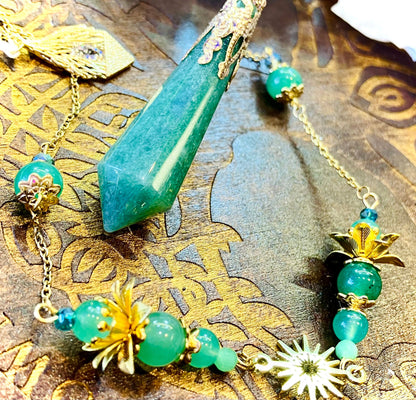 Pendule féerique aventurine verte laiton or fleur 3D