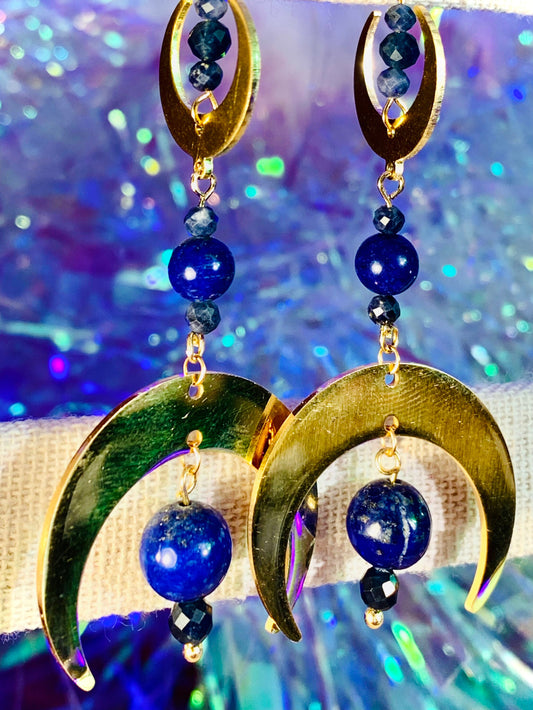 Moon phase earring in brass or brushed brass, lapis lazuli, blue sapphire