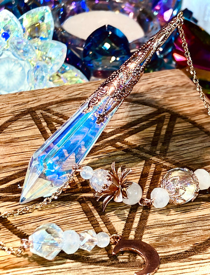 Pendule verre aura et pierre de lune bleue