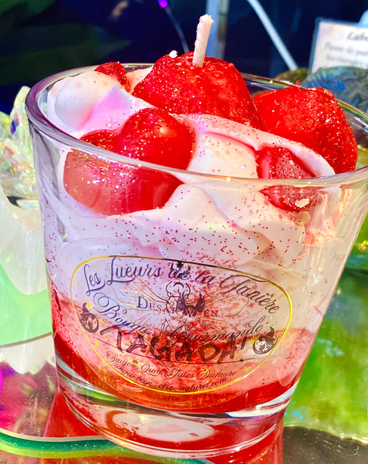 Bougie Tagada bonbon fraise taille M