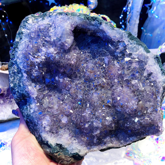 Giant amethyst druse