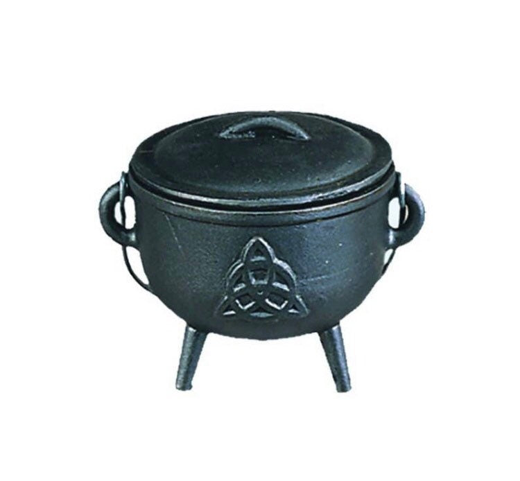 Medium-sized cast iron cauldron