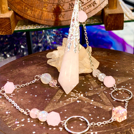 Pendule féerique quartz rose et agate blanche à facette