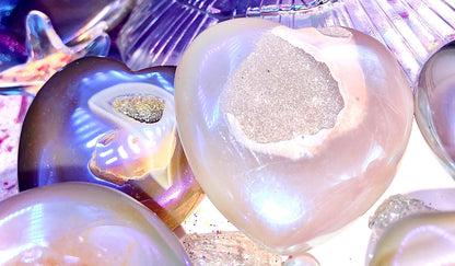 Coeur en agate Aura druzy